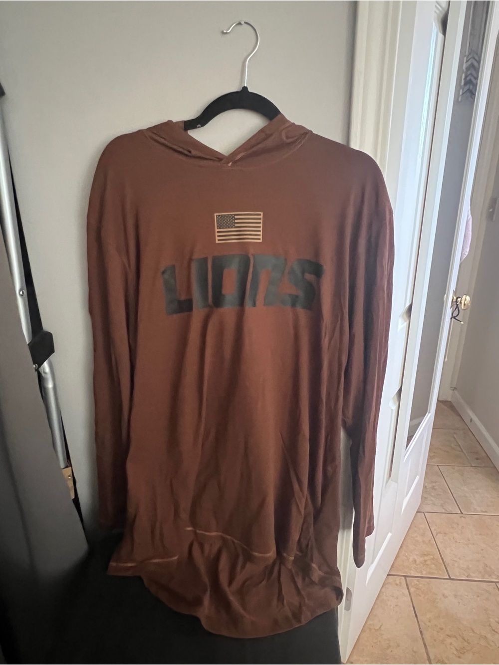 Brown 'Lions' Hooded Men's long sleeve salute the troops shirt